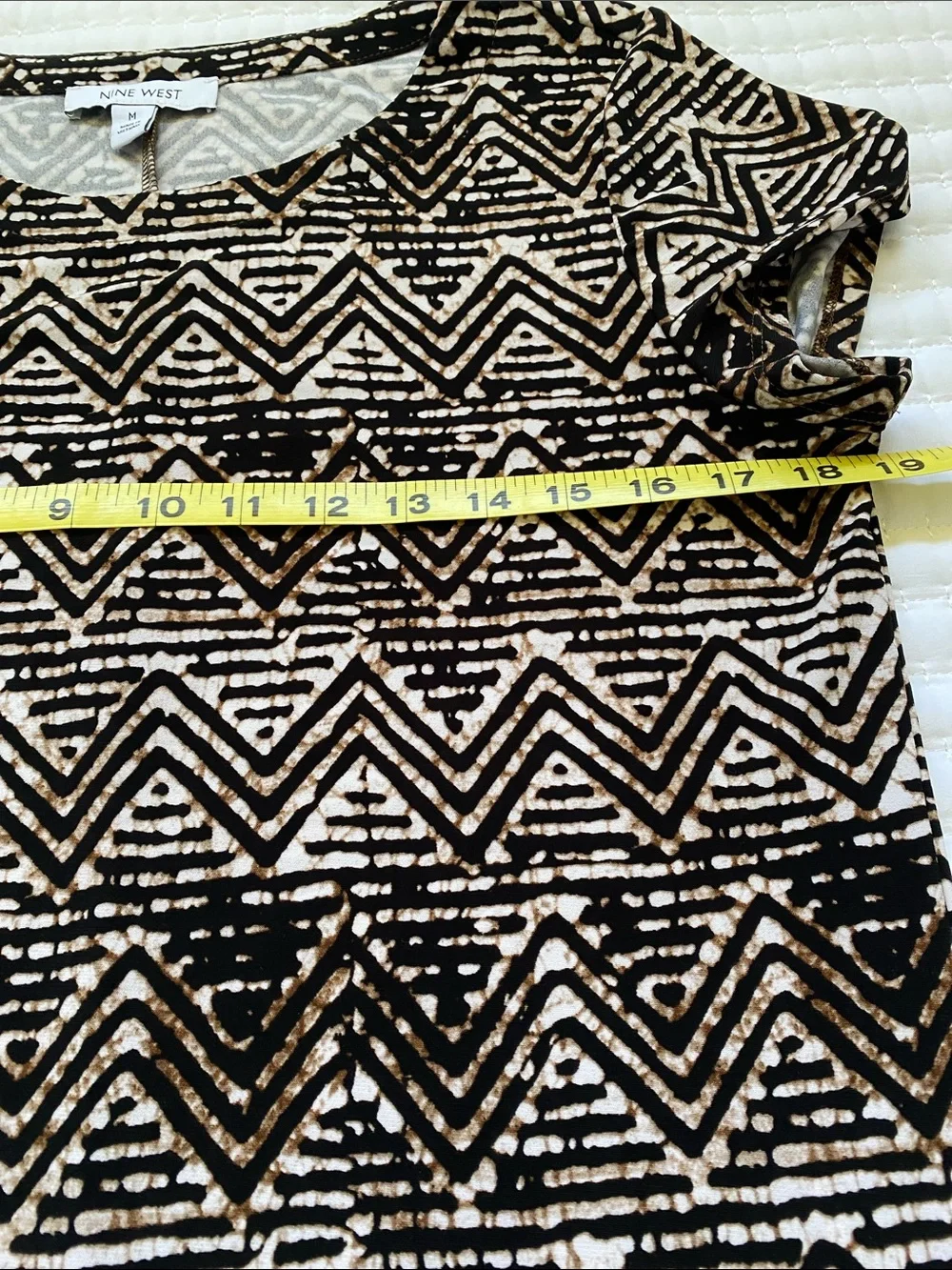 Nine West Black Brown and Cream Colored Zig Zag T-Shirt Style Dress Size Medium
